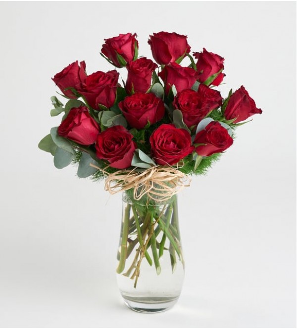 Cam Vazoda 15 Kırmızı Gül